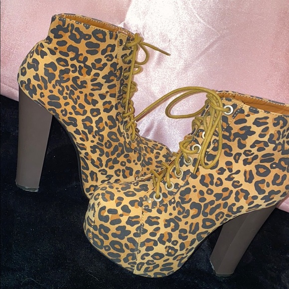 High heel boots - Picture 2 of 3